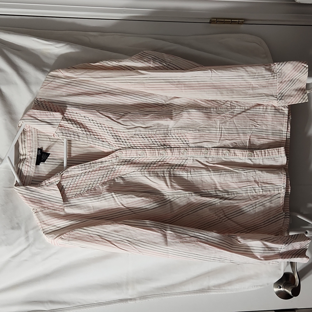 18 Women's button blouse pinstripe